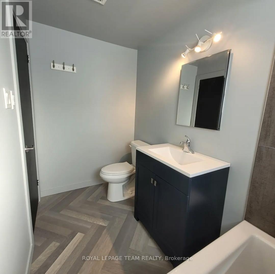 Photo 41 of 1008 St Laurent Boulevard, Ottawa ON