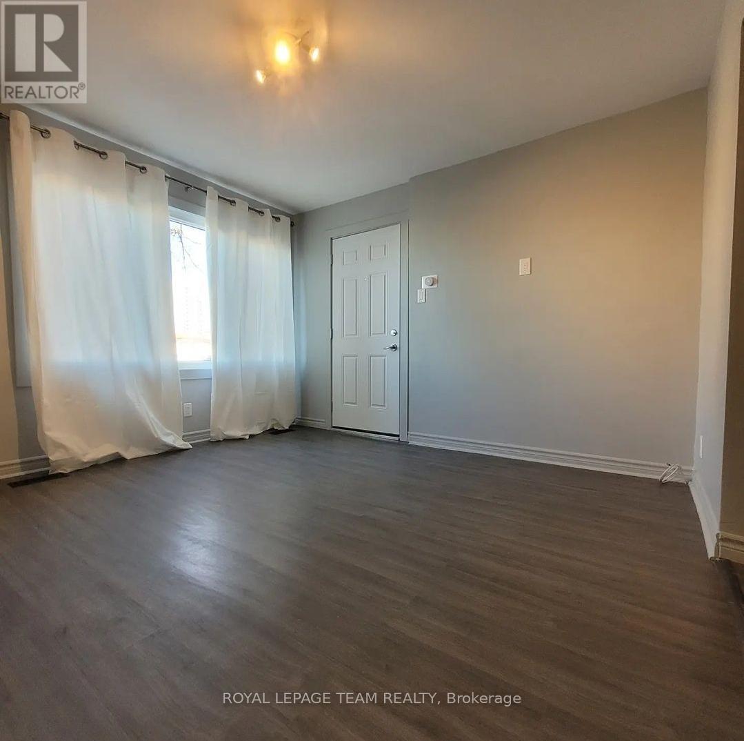Photo 11 of 1008 St Laurent Boulevard, Ottawa ON