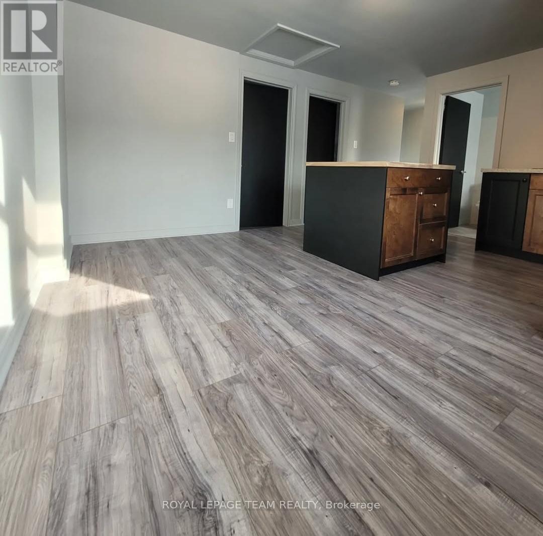 Photo 46 of 1008 St Laurent Boulevard, Ottawa ON