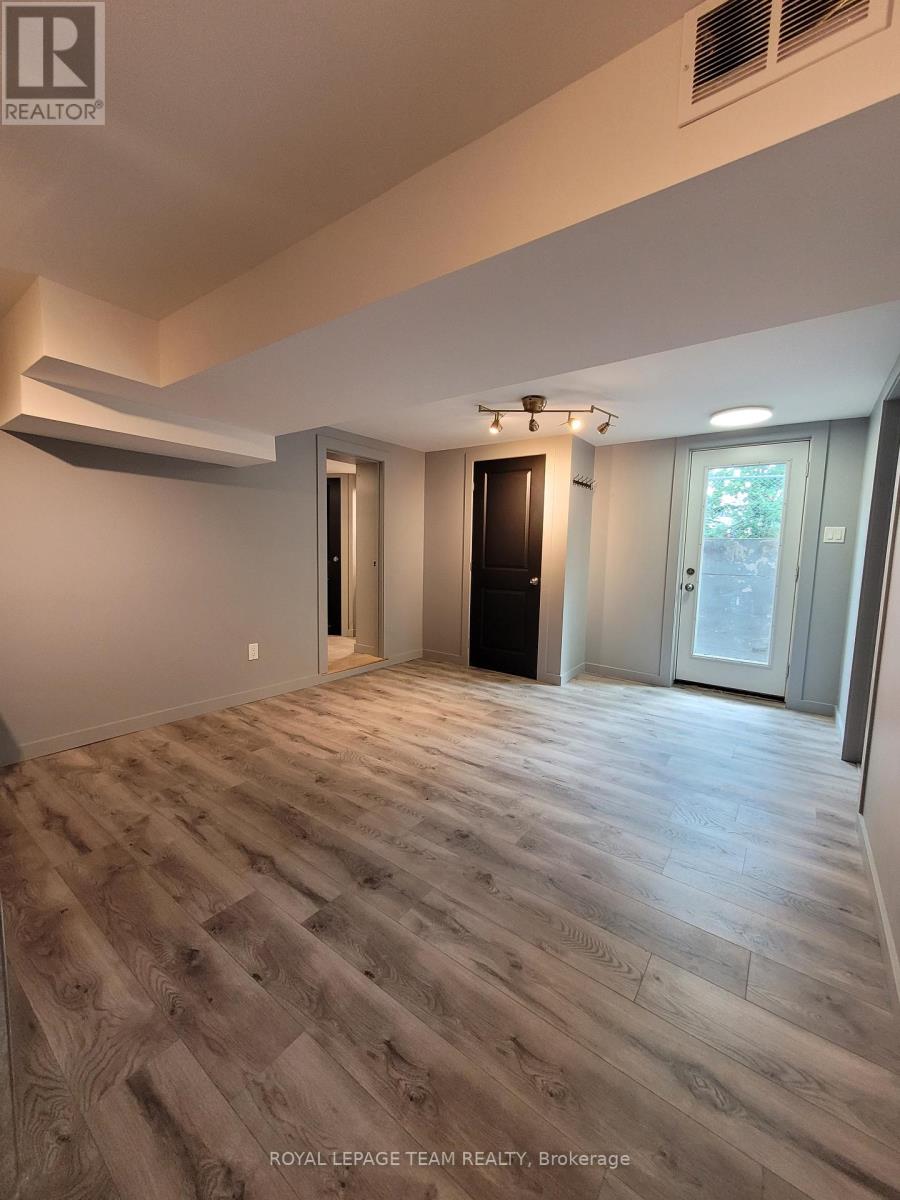 Photo 28 of 1008 St Laurent Boulevard, Ottawa ON