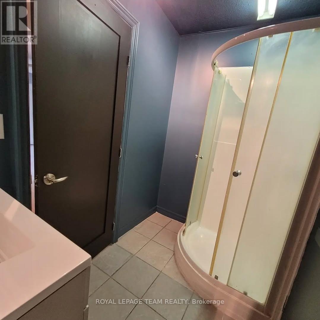 Photo 31 of 1008 St Laurent Boulevard, Ottawa ON