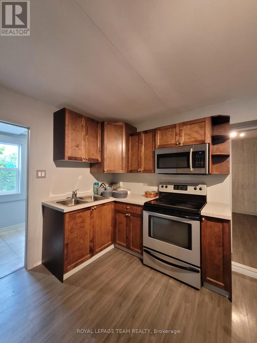 Photo 8 of 1008 St Laurent Boulevard, Ottawa ON