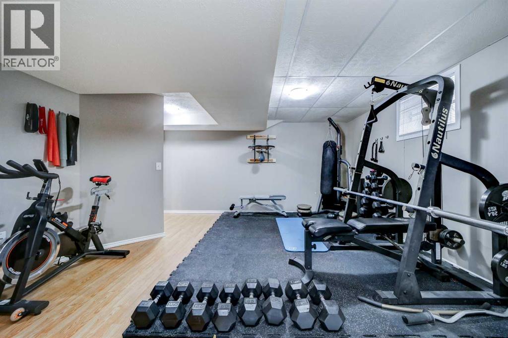 Single Family House for Sale in #   Avenue NE Tuxedo Park Calgary 