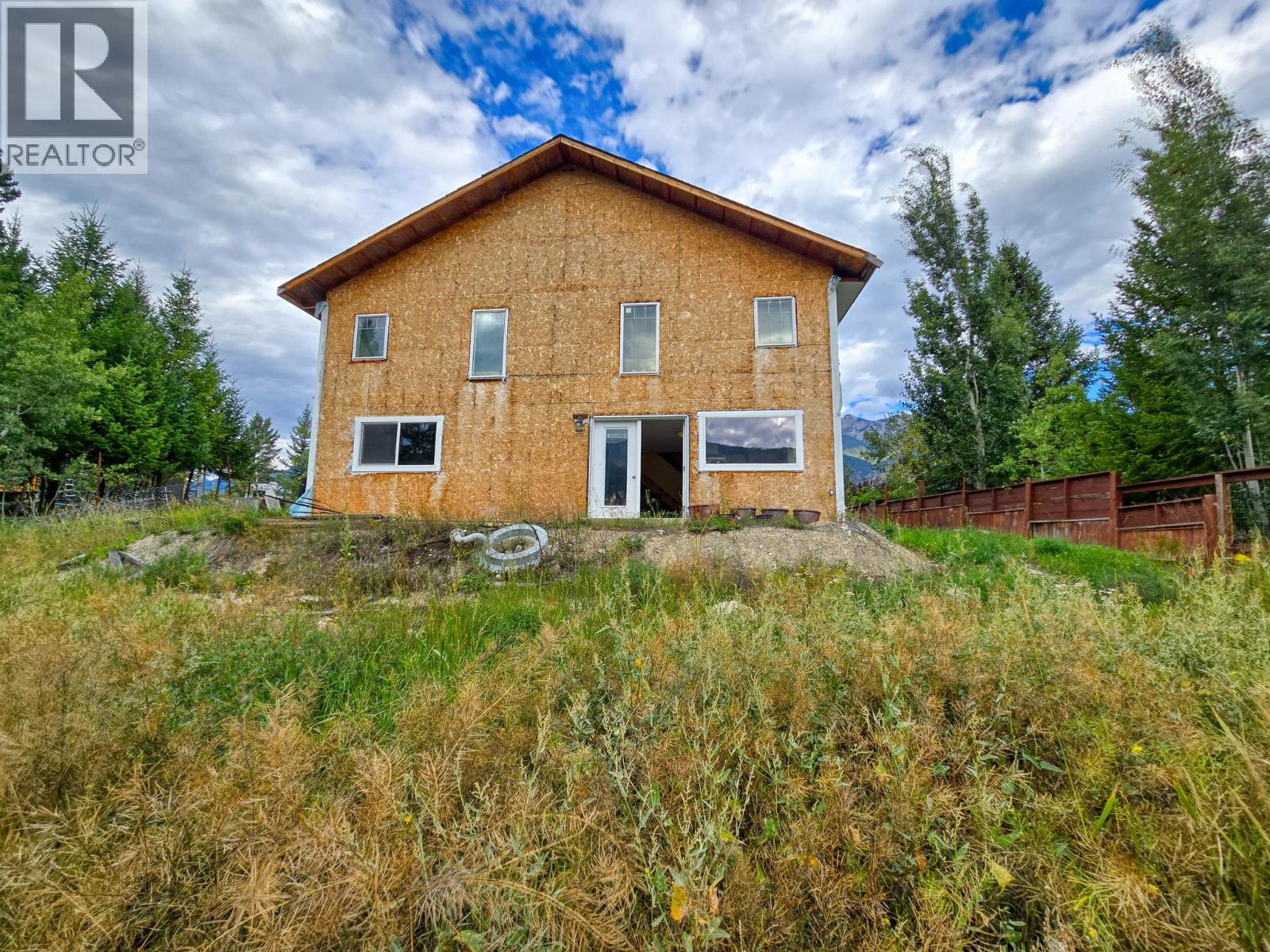 4772 Crescentwood Drive, Edgewater