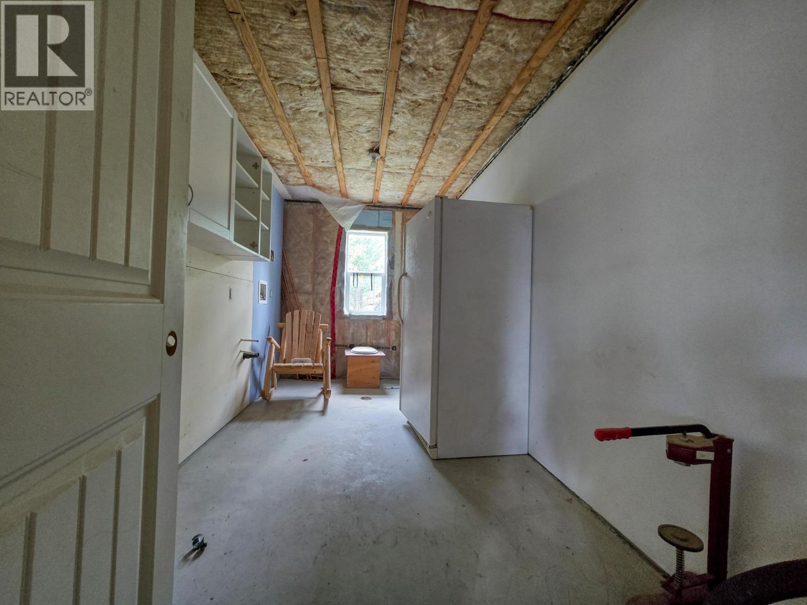 4772 Crescentwood Drive, Edgewater