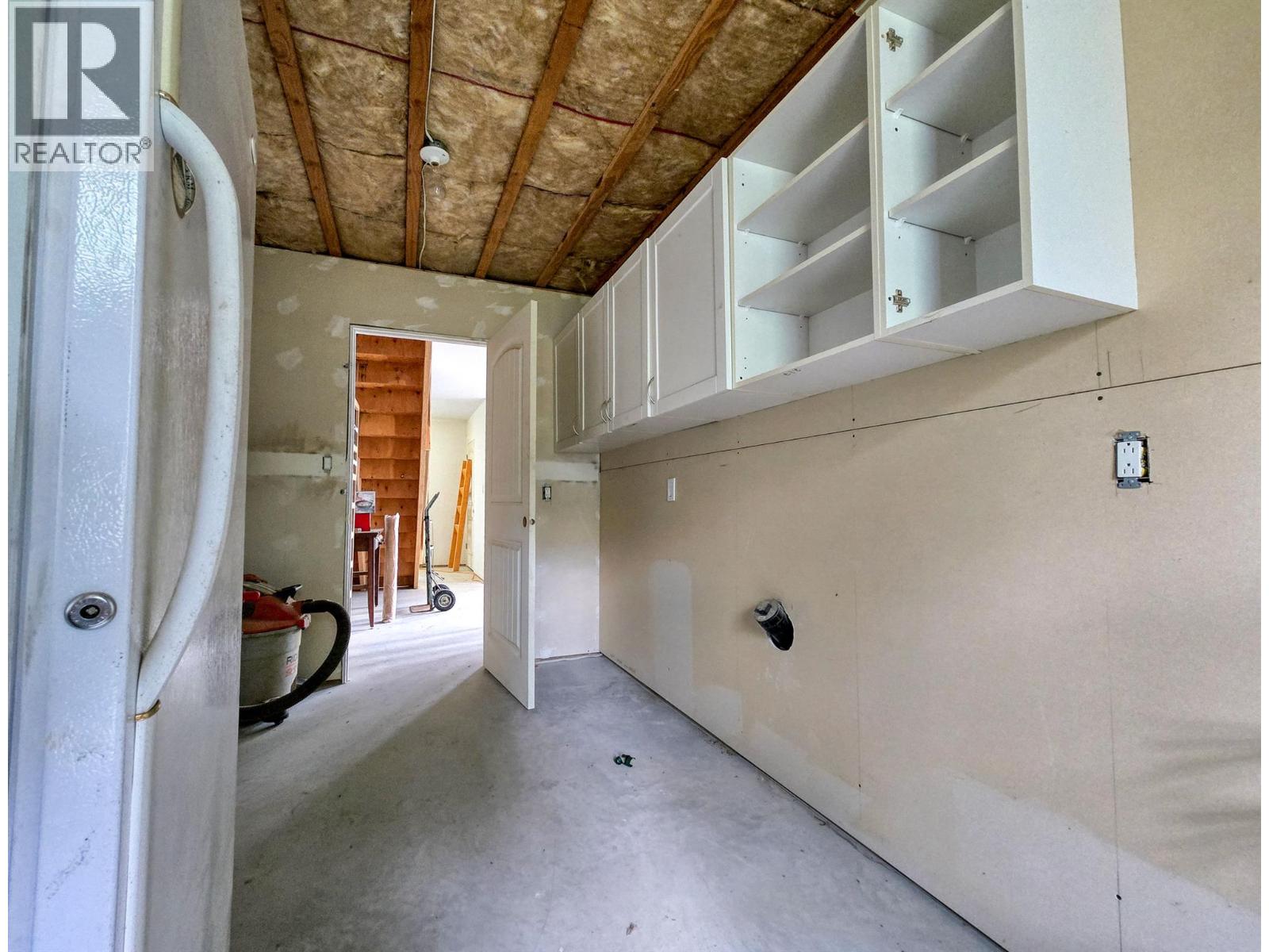 4772 Crescentwood Drive, Edgewater