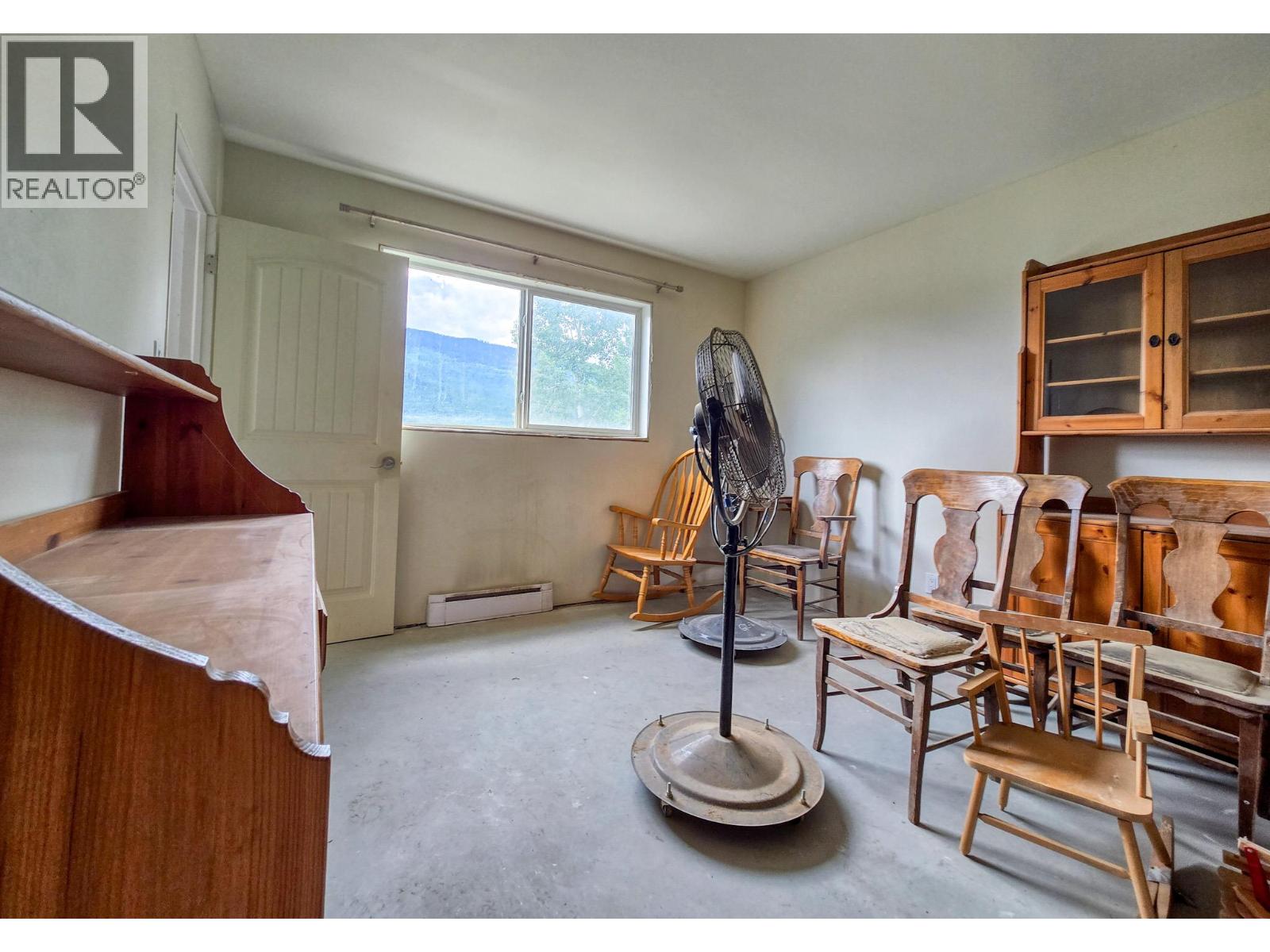 4772 Crescentwood Drive, Edgewater