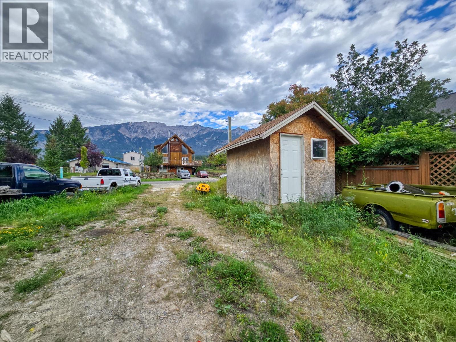 4772 Crescentwood Drive, Edgewater