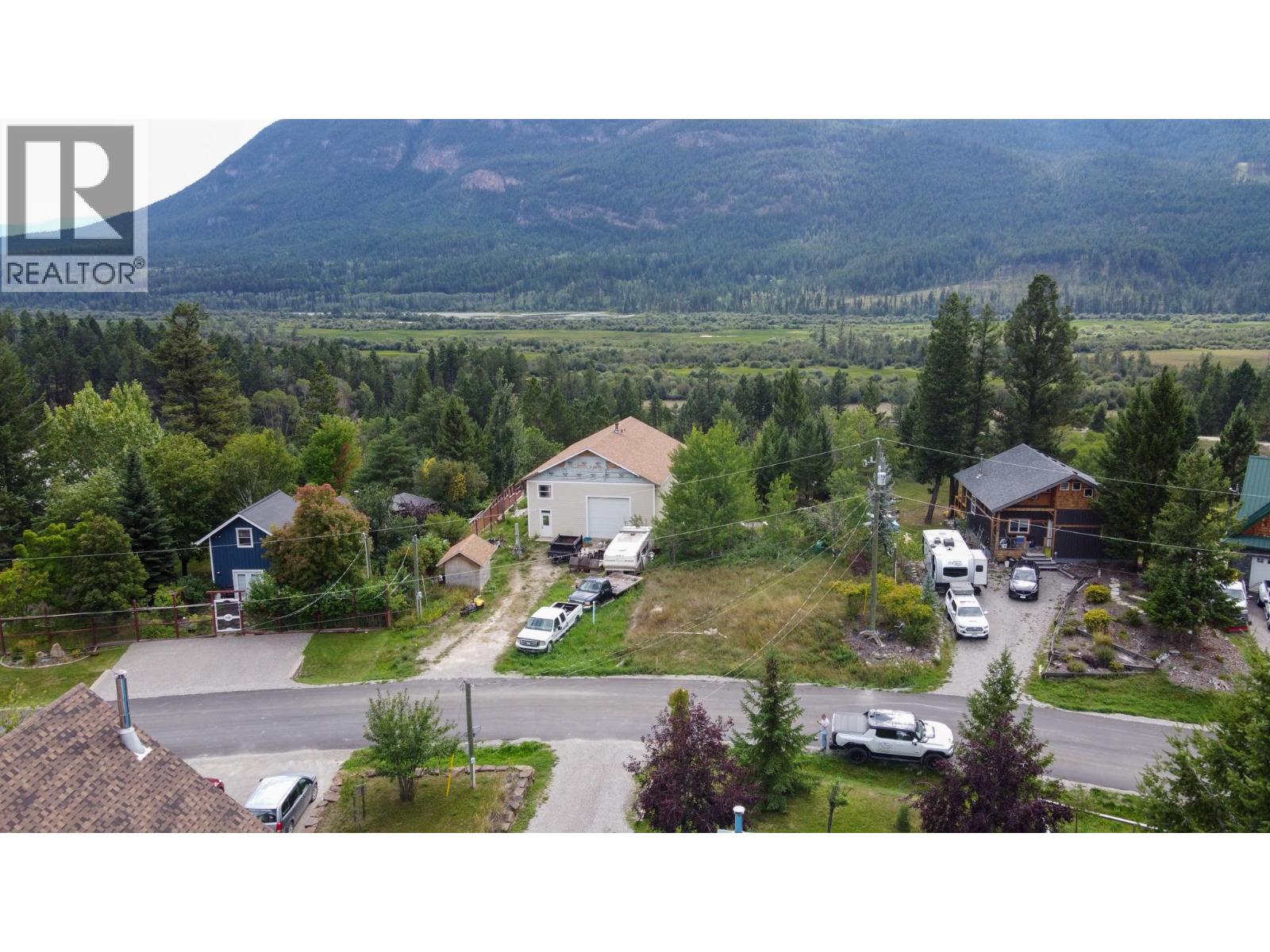 4772 Crescentwood Drive, Edgewater