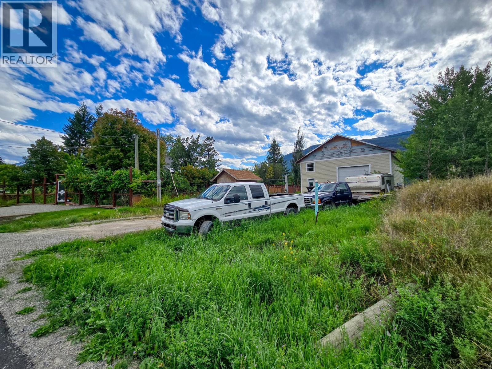 4772 Crescentwood Drive, Edgewater