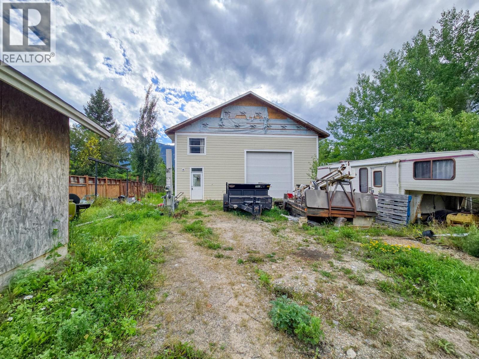 4772 Crescentwood Drive, Edgewater