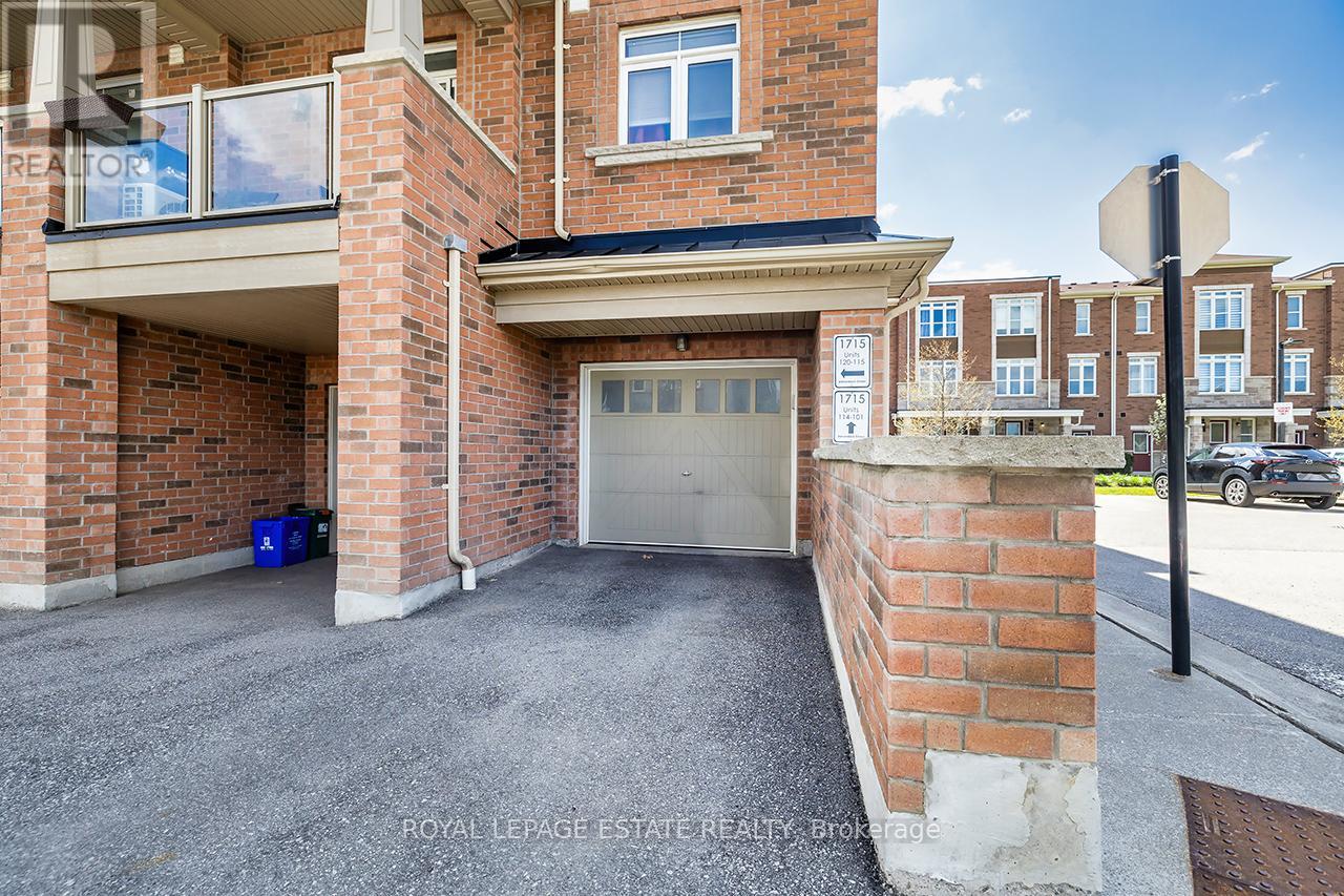Photo 2 of 112 1715 Adirondack Chase, Pickering ON