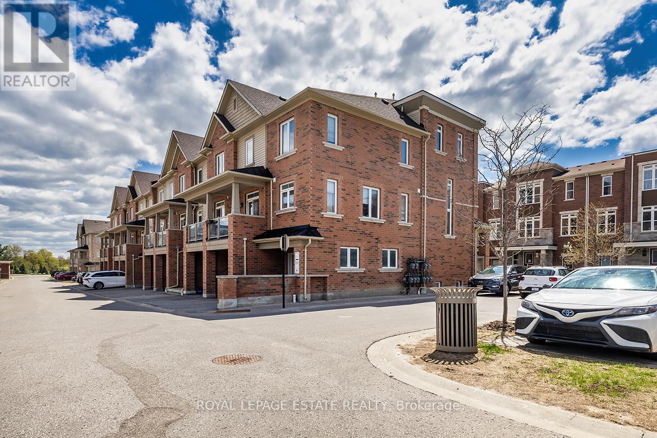 Photo 22 of 112 1715 Adirondack Chase, Pickering ON