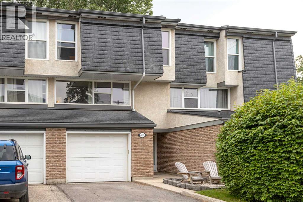 Single Family House 4 Level for Sale in  Brae Glen Crescent SW Braeside Calgary 