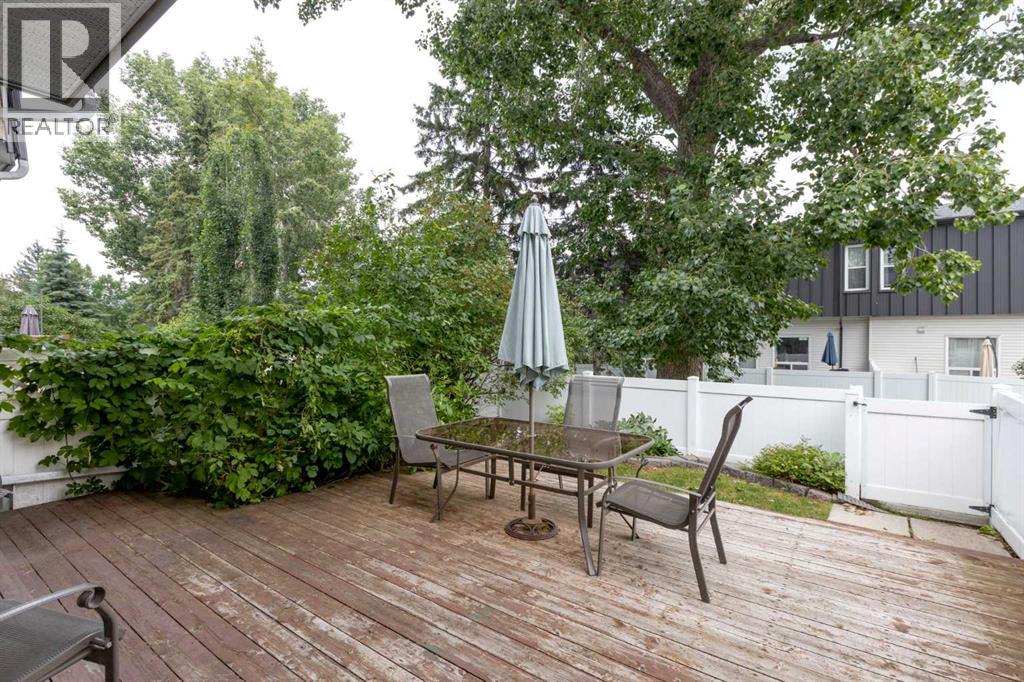 Single Family House 4 Level for Sale in  Brae Glen Crescent SW Braeside Calgary 