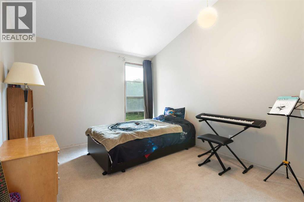 Single Family House 4 Level for Sale in  Brae Glen Crescent SW Braeside Calgary 