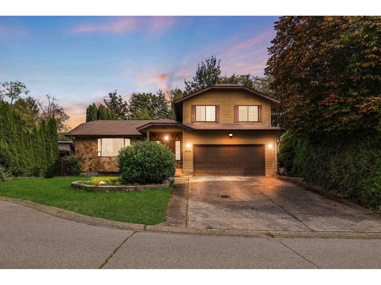 Photo 3 of 9218 136 B Street, Surrey BC