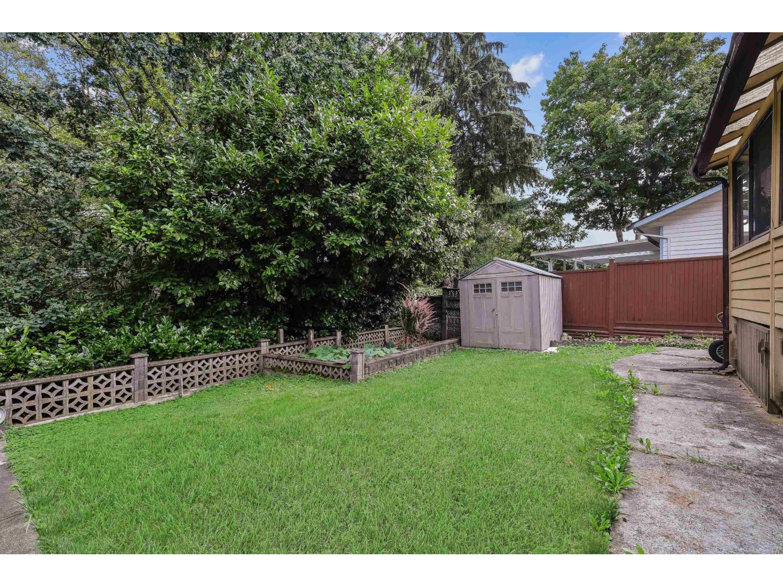 Photo 8 of 9218 136 B Street, Surrey BC