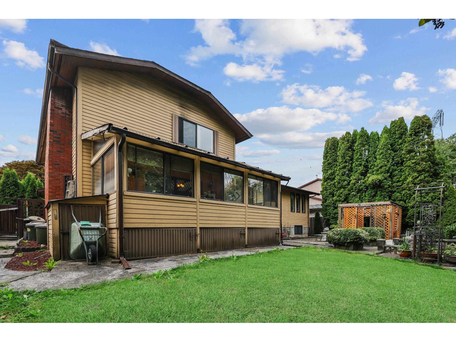 Photo 10 of 9218 136 B Street, Surrey BC