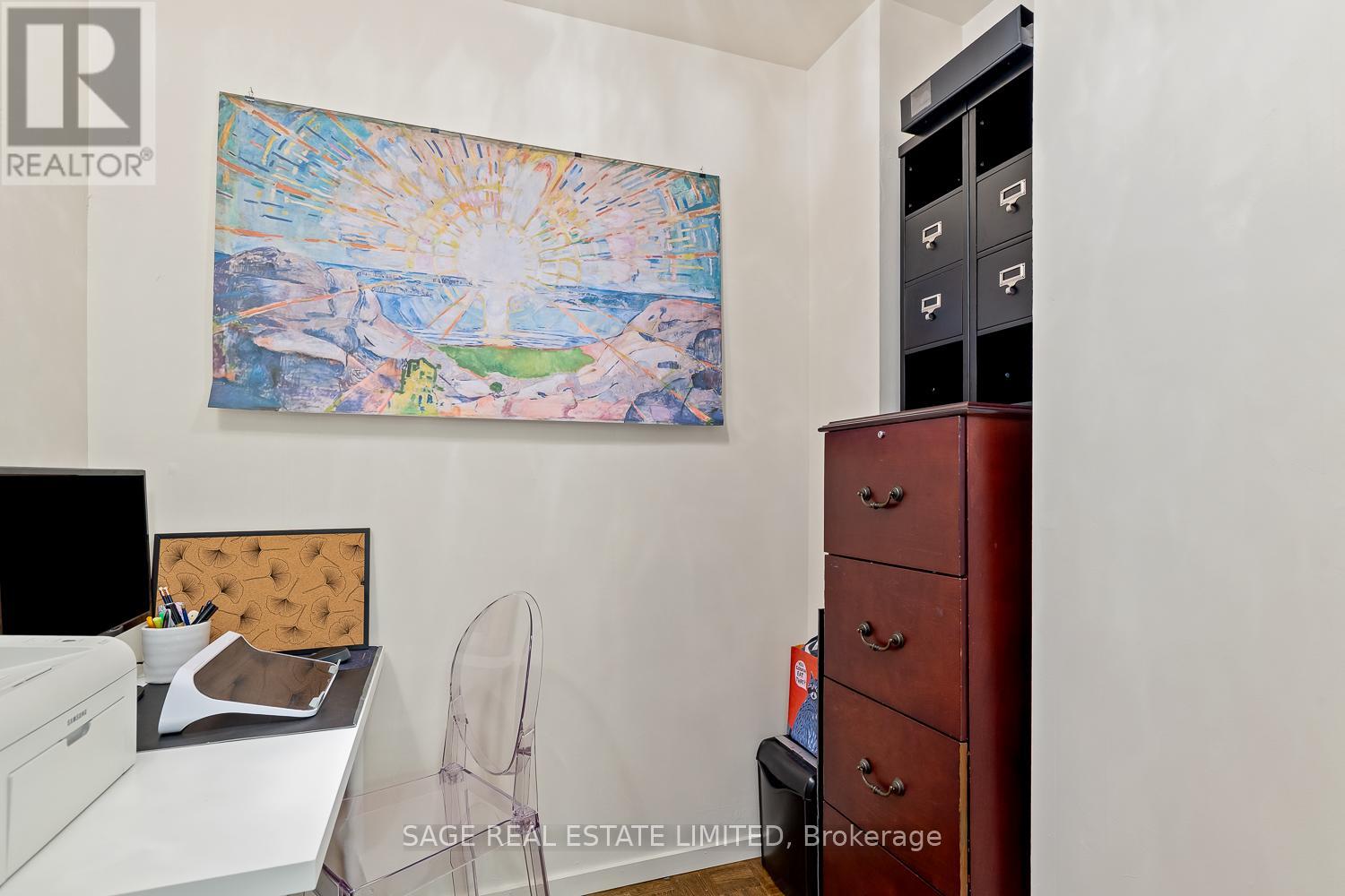 Photo 15 of 203 575 Avenue Road, Toronto ON