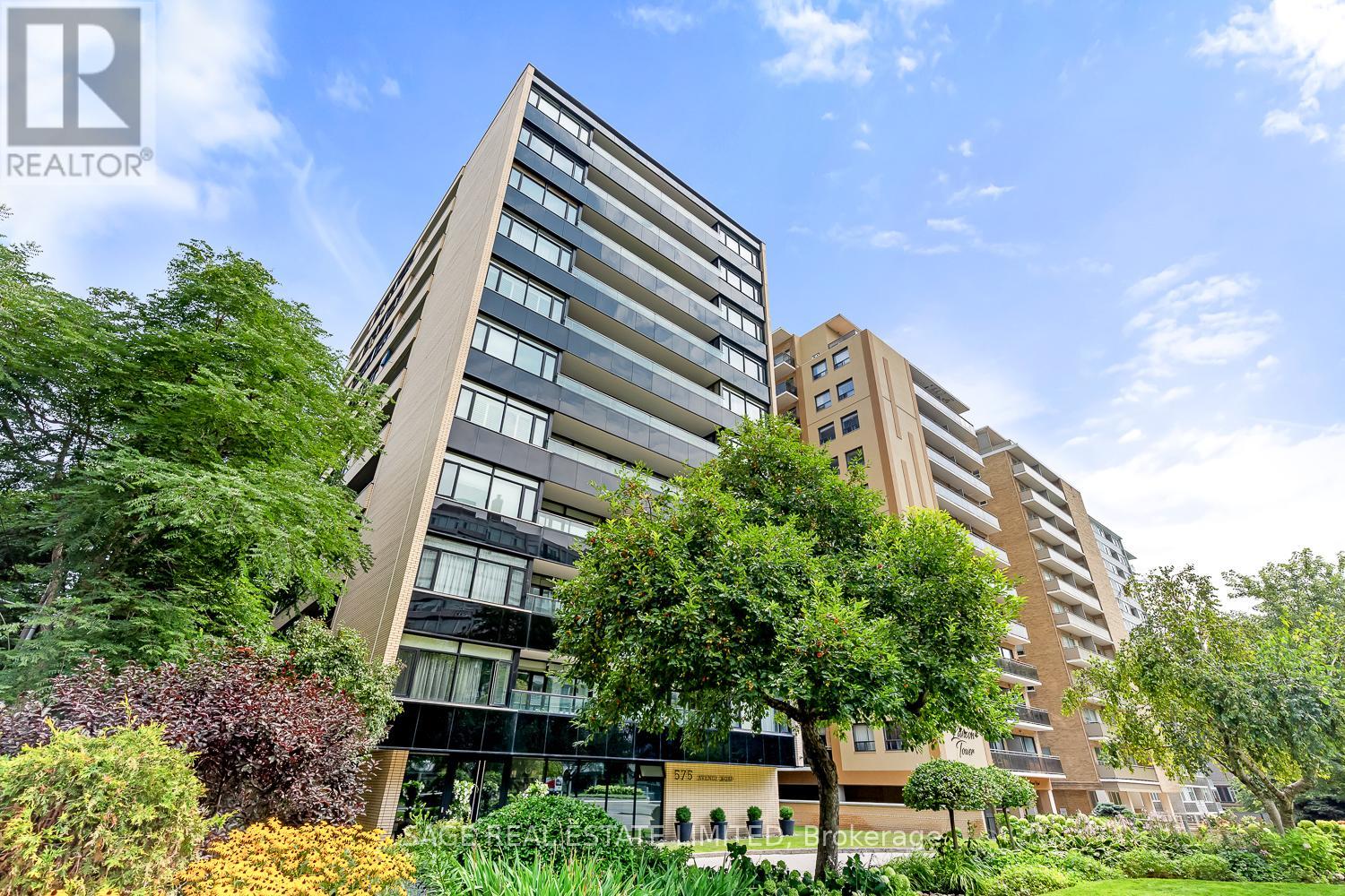 Photo 11 of 203 575 Avenue Road, Toronto ON