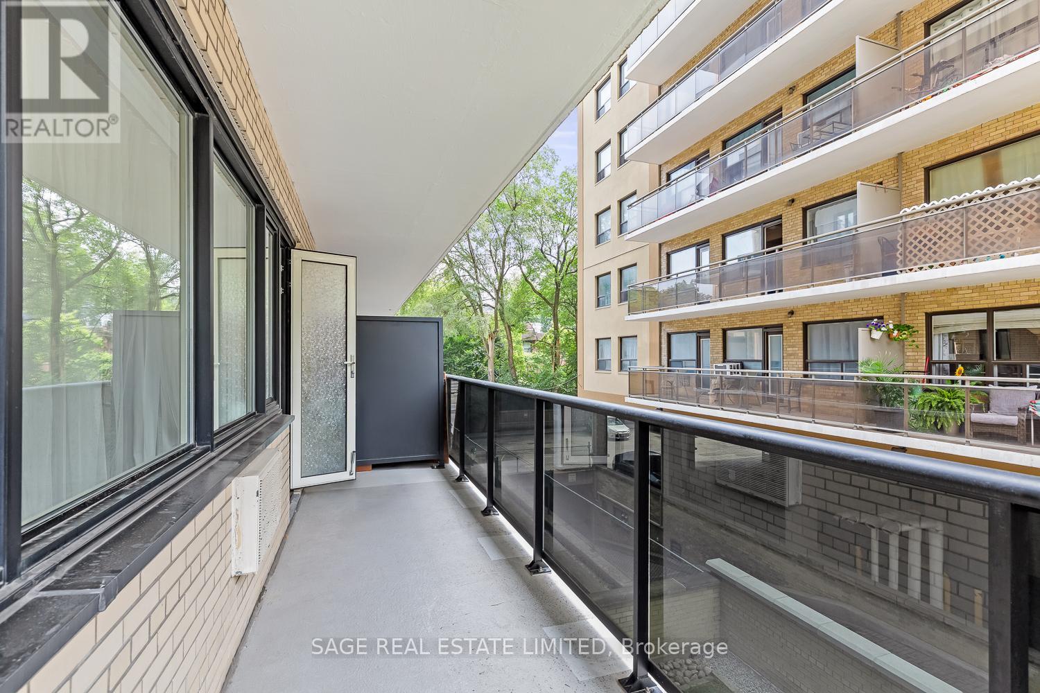 Photo 13 of 203 575 Avenue Road, Toronto ON