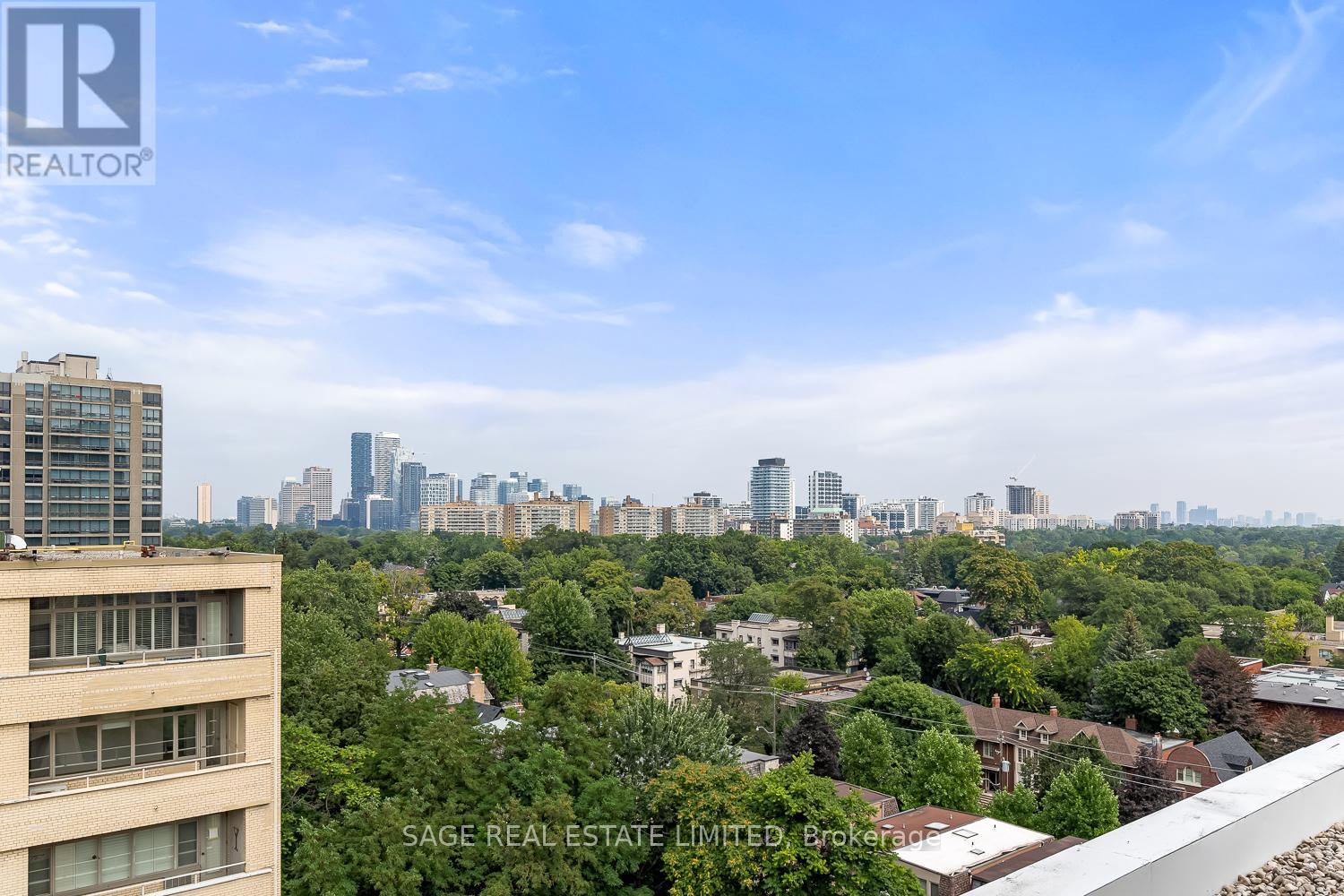 Photo 2 of 203 575 Avenue Road, Toronto ON