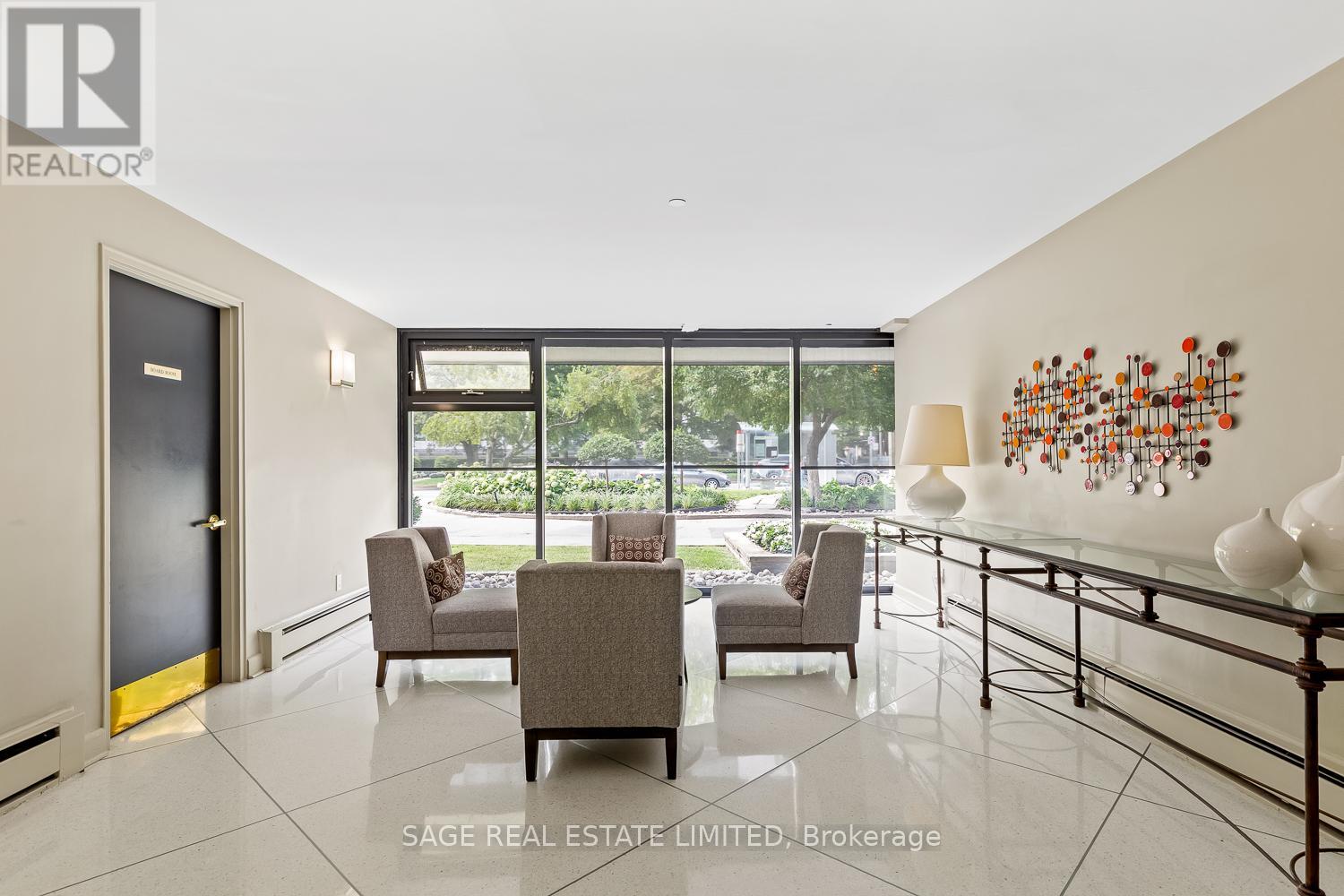 Photo 7 of 203 575 Avenue Road, Toronto ON