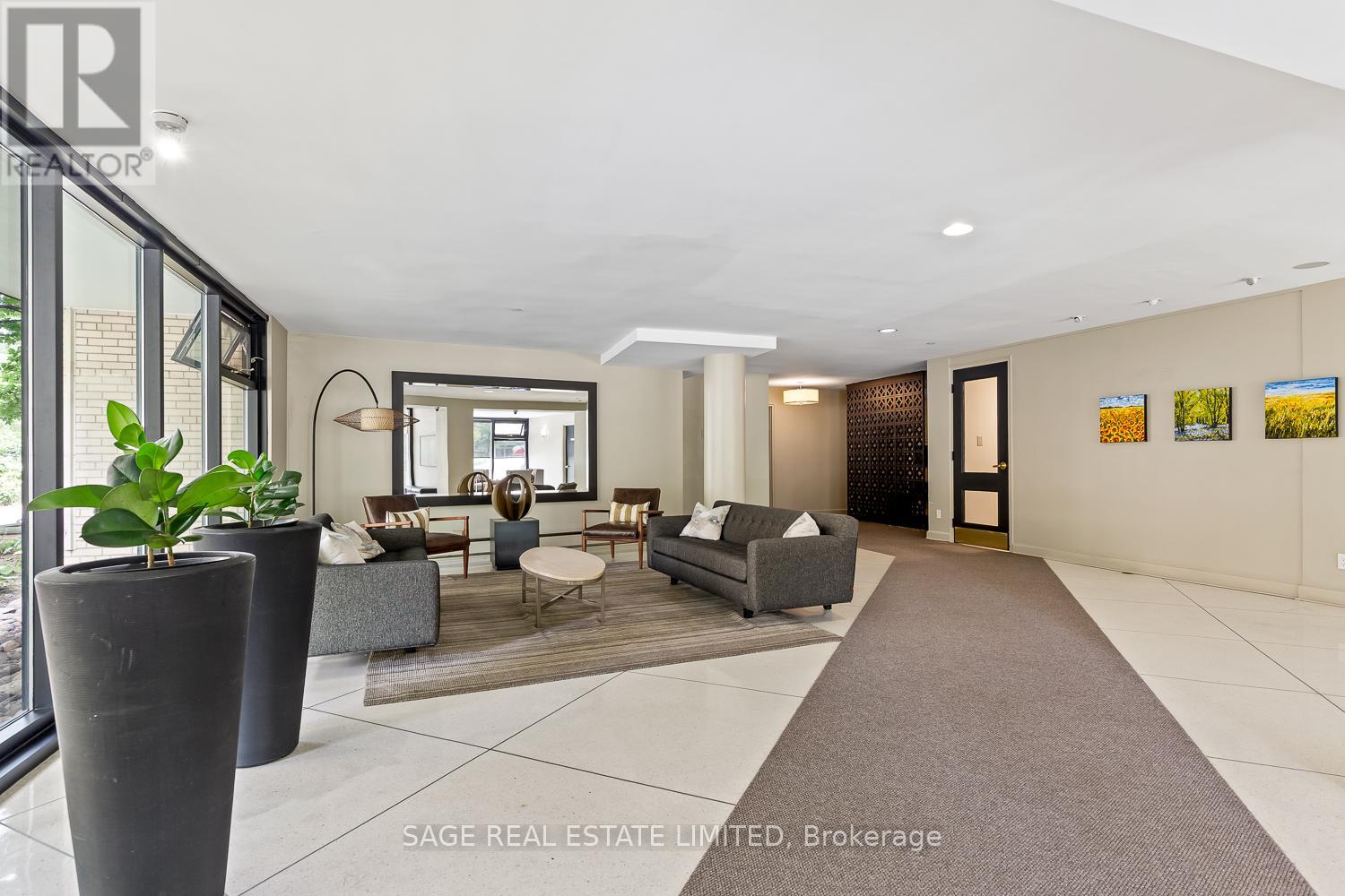 Photo 1 of 203 575 Avenue Road, Toronto ON