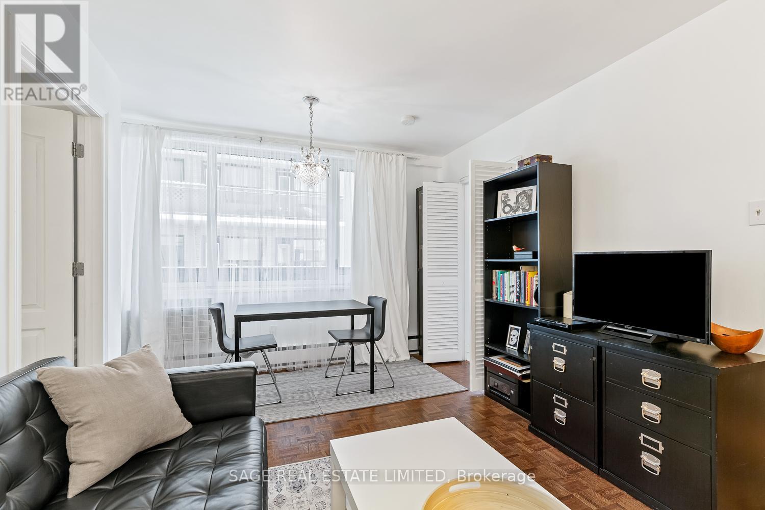 Photo 10 of 203 575 Avenue Road, Toronto ON