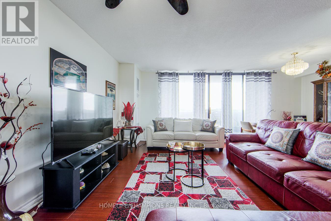 Photo 4 of 804 301 Prudential Drive S, Toronto ON