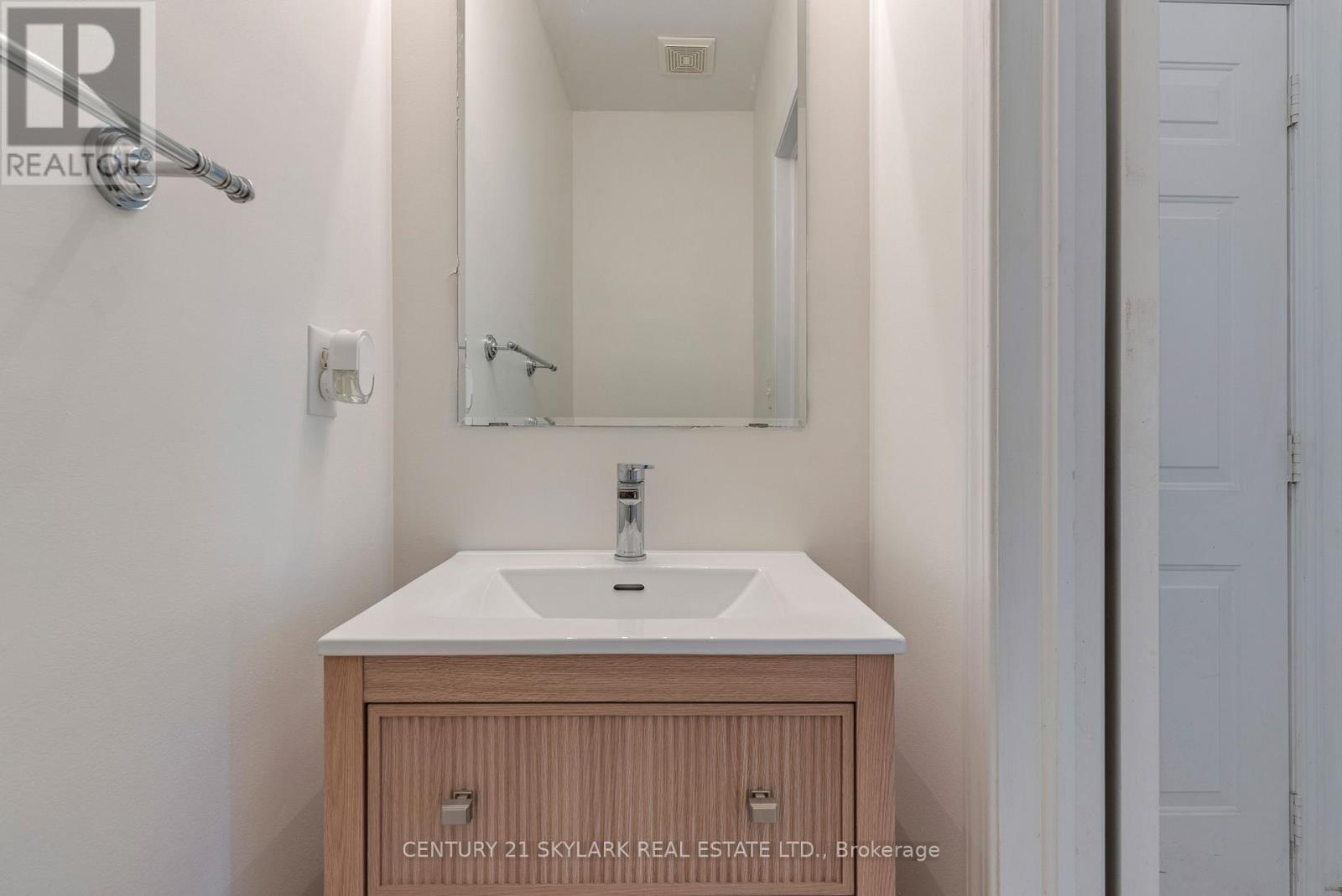 Photo 18 of 149 Newman Avenue, Richmond Hill ON