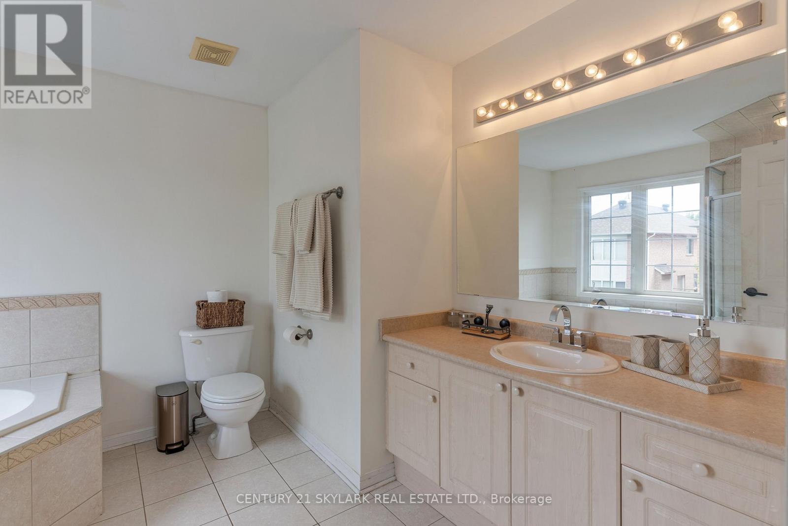 Photo 27 of 149 Newman Avenue, Richmond Hill ON