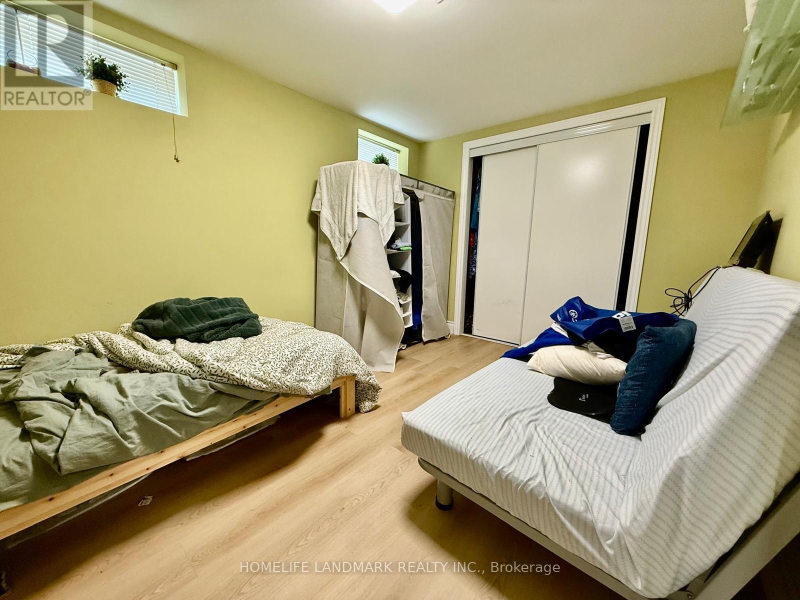 Photo 13 of 30 Colleen Street, Vaughan ON