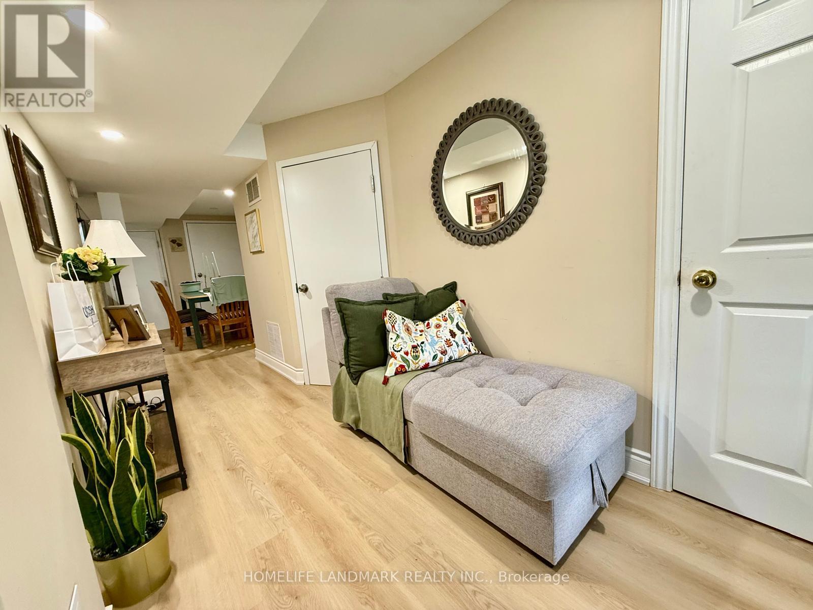 Photo 3 of 30 Colleen Street, Vaughan ON
