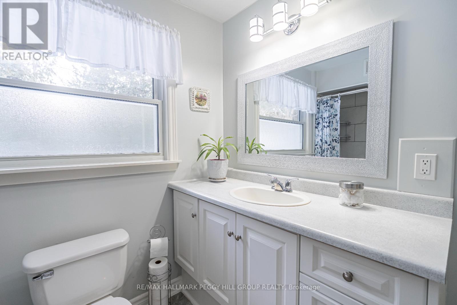 Photo 11 of 759 Florence Road, Innisfil ON