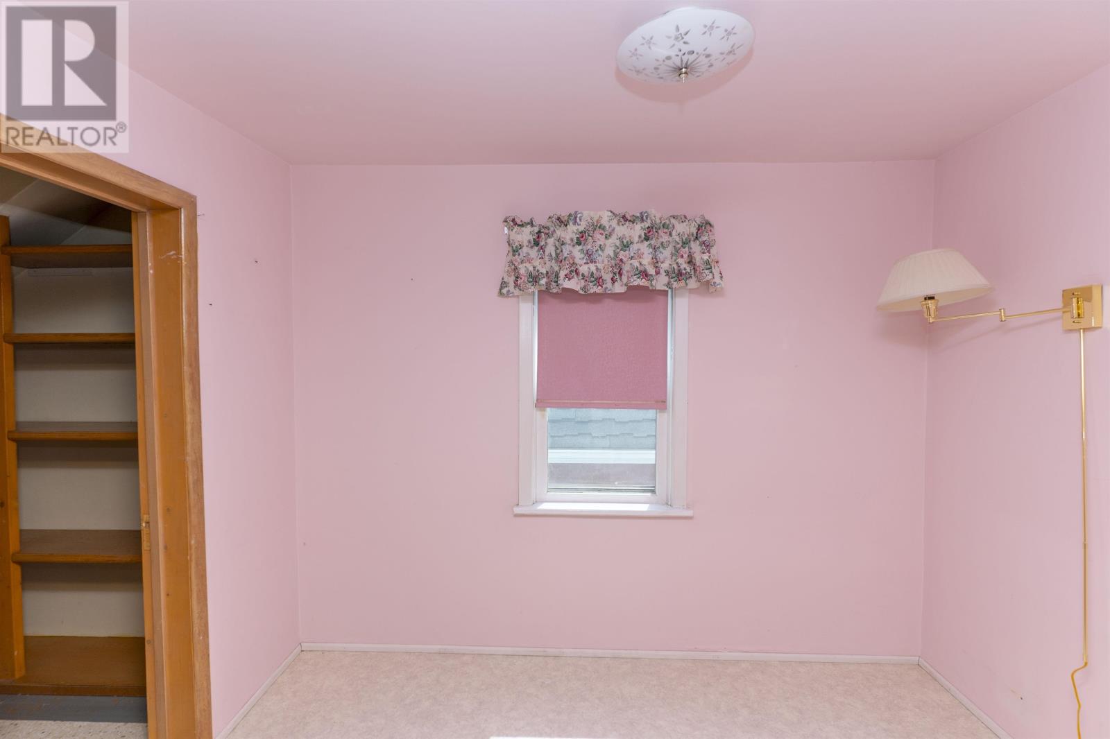 Photo 18 of 521 Prince Arthur Blvd, Thunder Bay ON