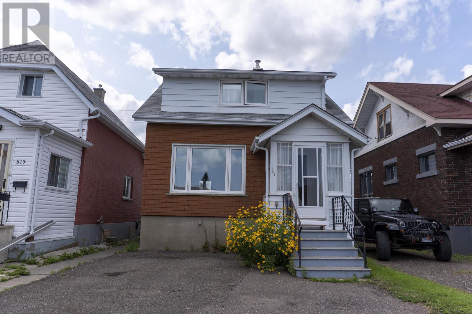 Photo 30 of 521 Prince Arthur Blvd, Thunder Bay ON