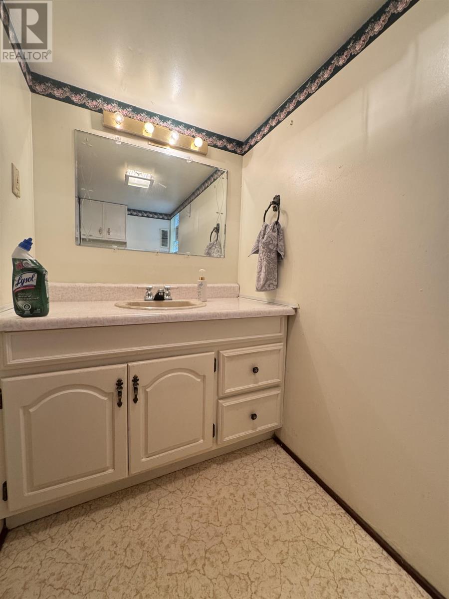 Photo 26 of 521 Prince Arthur Blvd, Thunder Bay ON