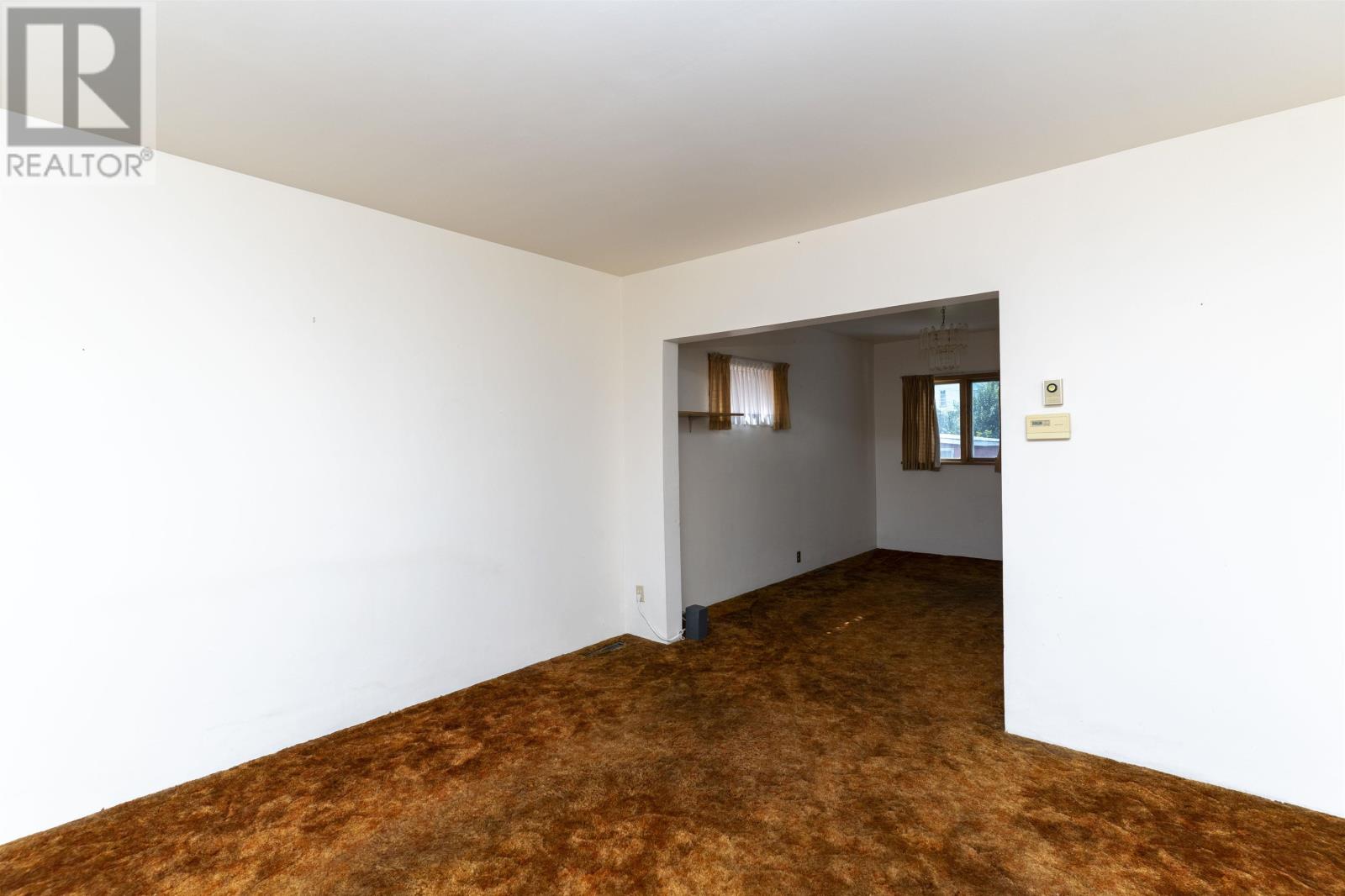 Photo 6 of 521 Prince Arthur Blvd, Thunder Bay ON