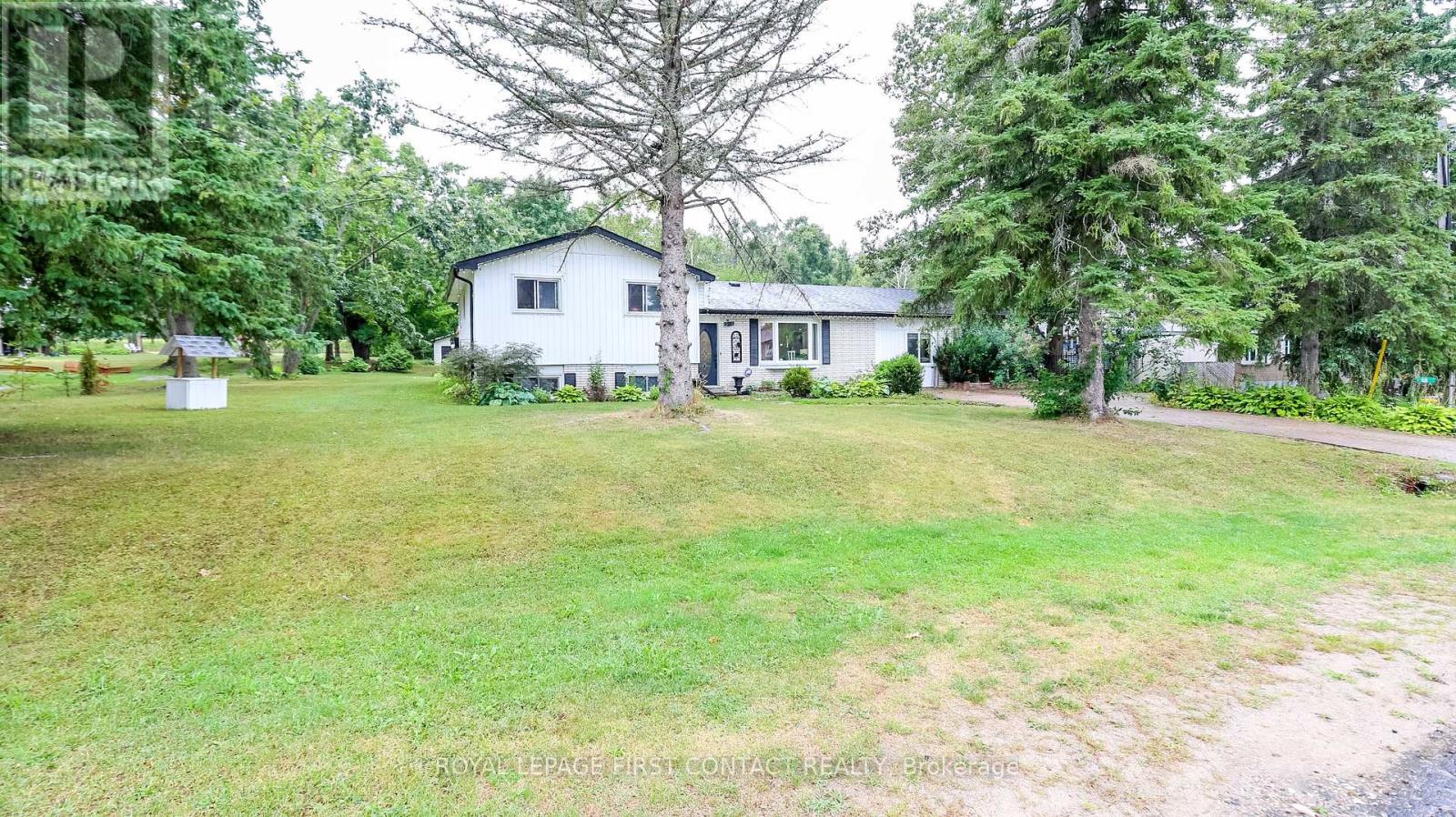 Photo 2 of 14 Conder Drive, Oromedonte ON
