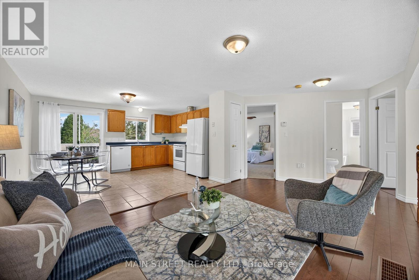 Photo 10 of 94 Silver Maple Crescent, Barrie ON