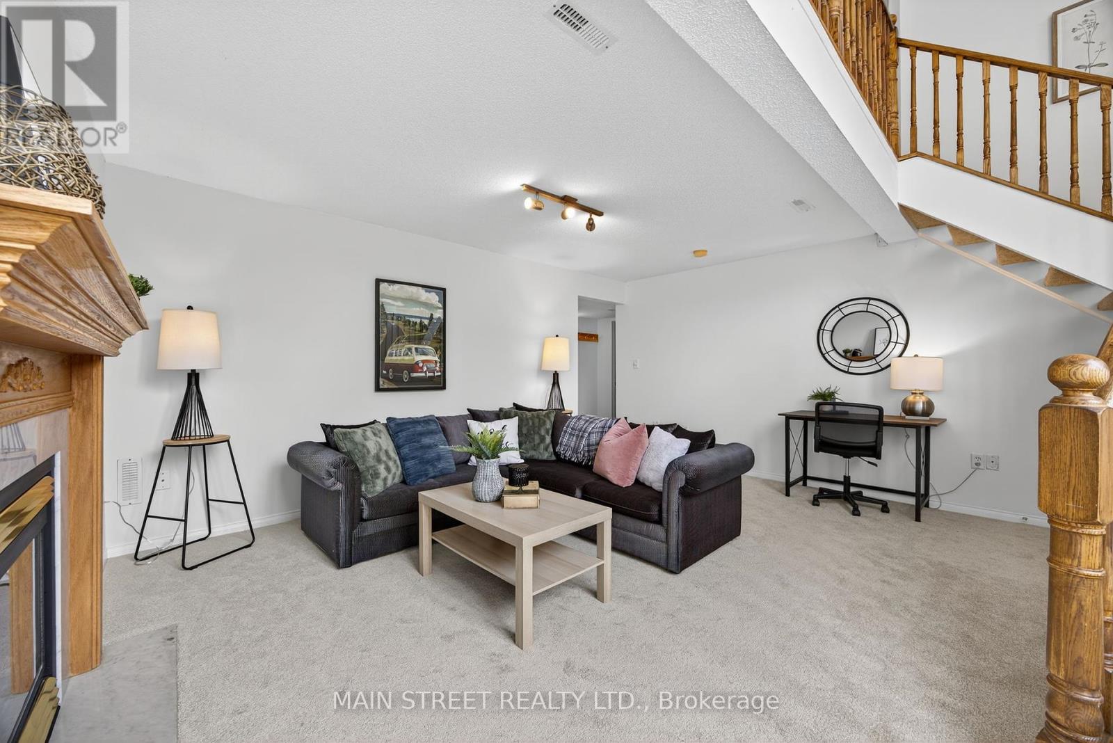 Photo 11 of 94 Silver Maple Crescent, Barrie ON