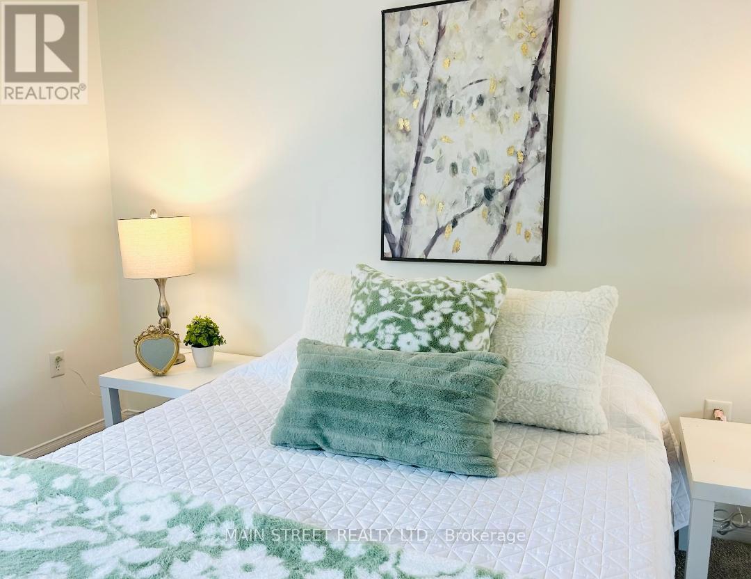 Photo 20 of 94 Silver Maple Crescent, Barrie ON