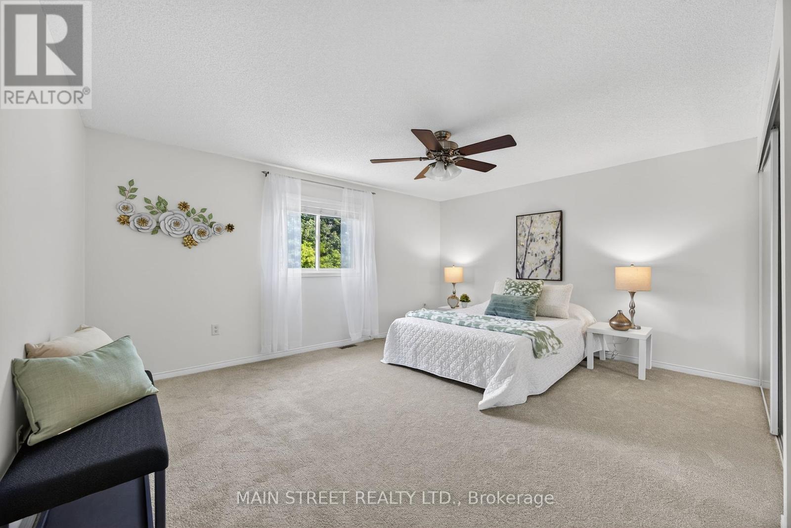 Photo 23 of 94 Silver Maple Crescent, Barrie ON