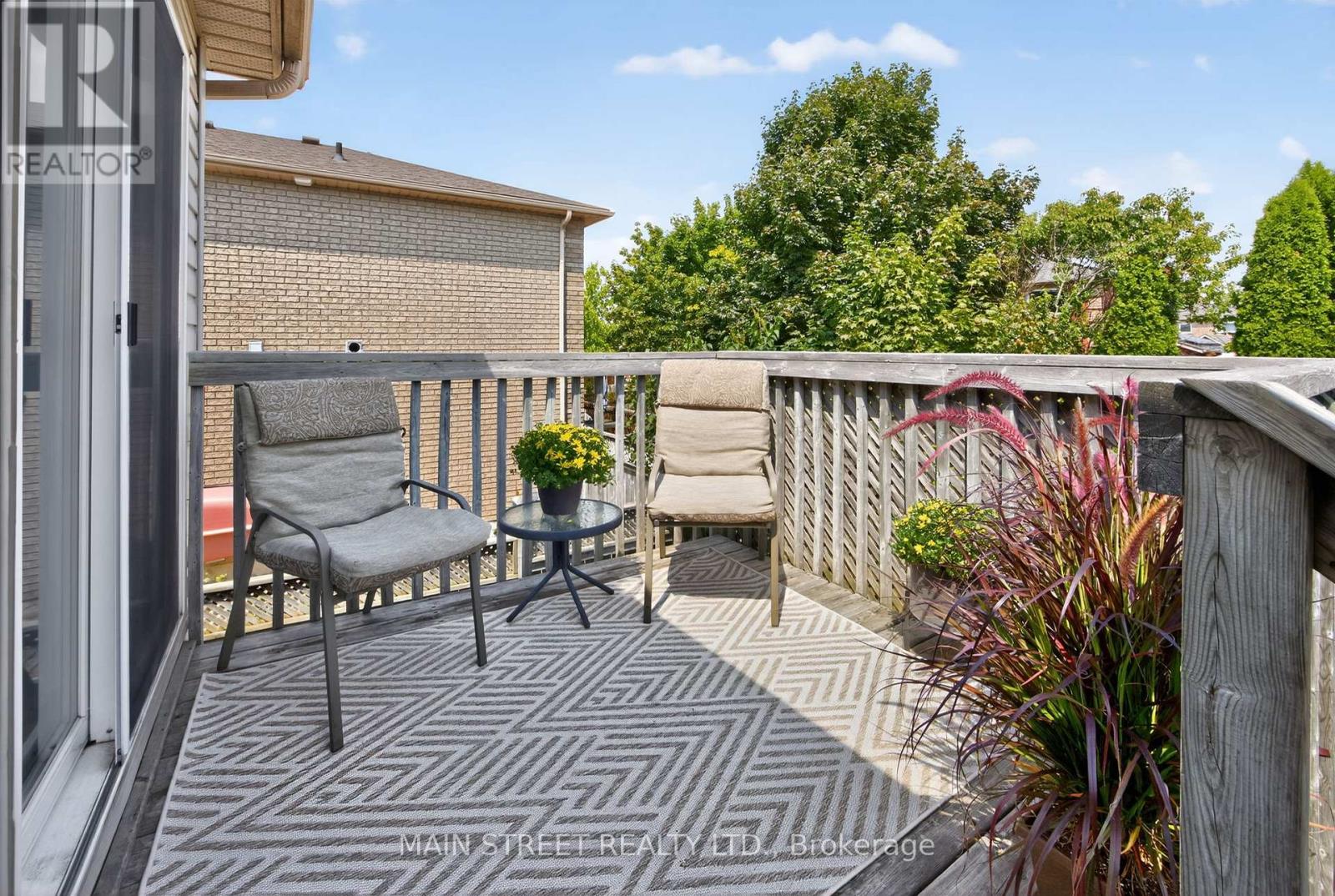 Photo 31 of 94 Silver Maple Crescent, Barrie ON