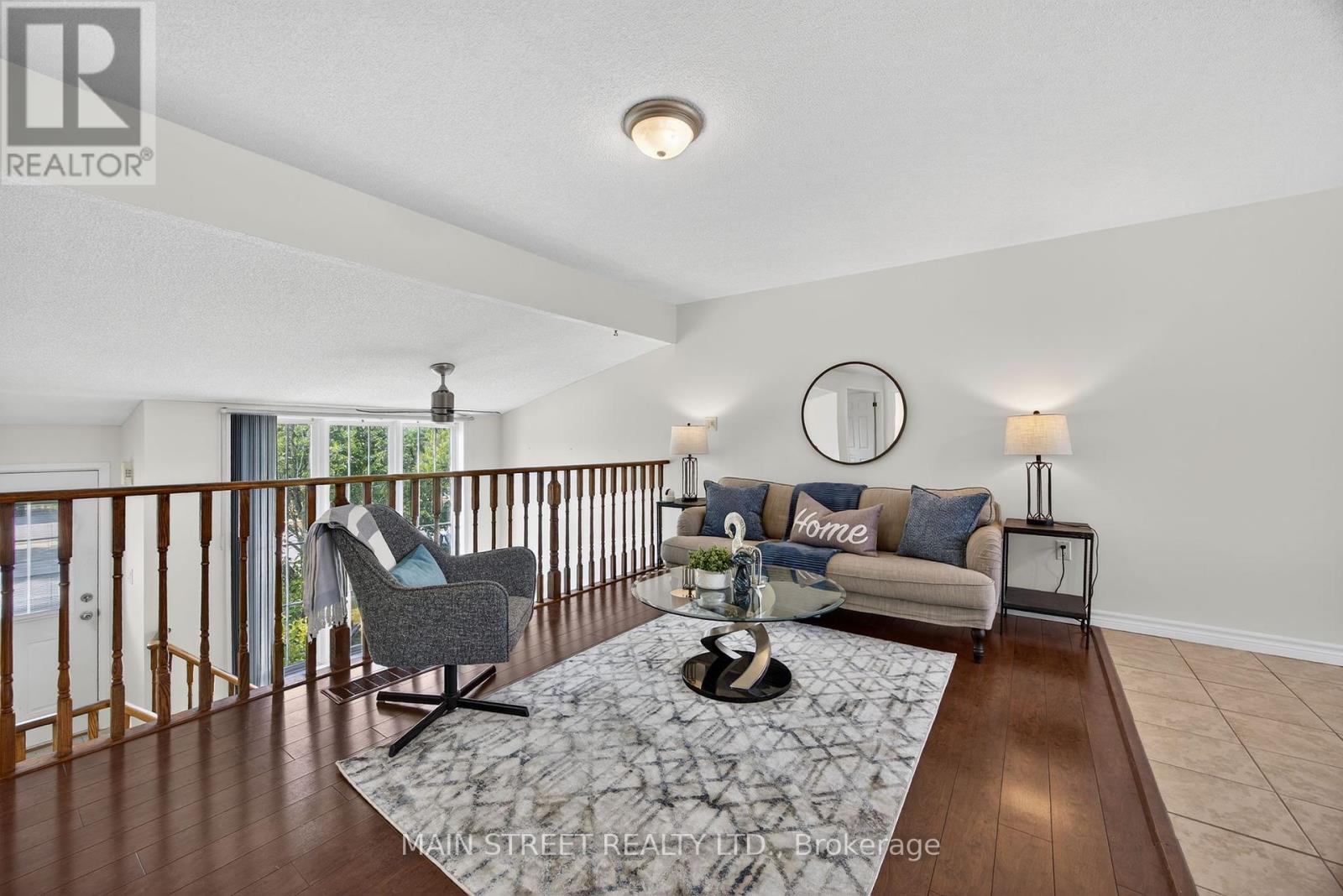 Photo 5 of 94 Silver Maple Crescent, Barrie ON