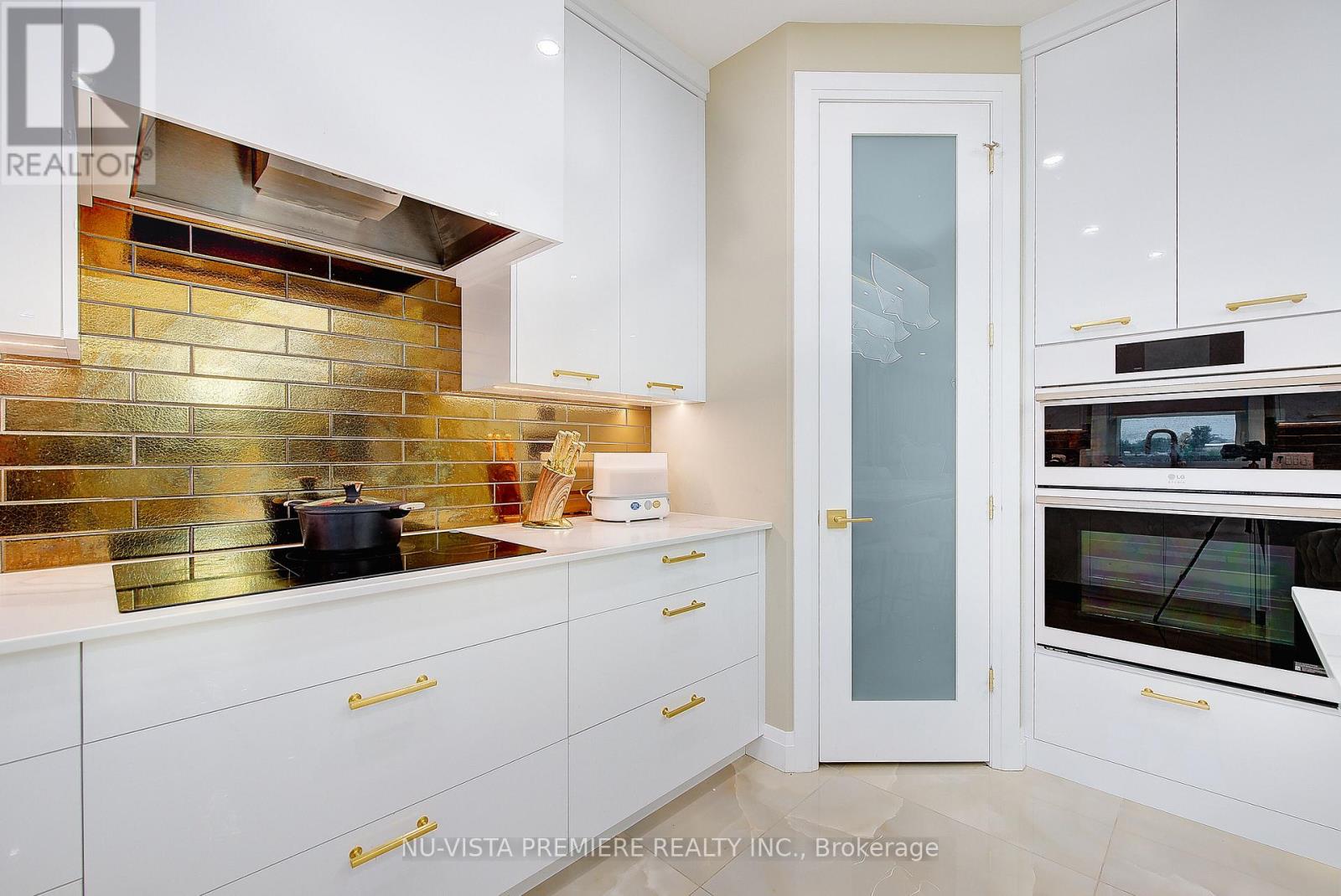 Single Family House for Sale in  MCLEOD STREET North Middlesex (Parkhill) 