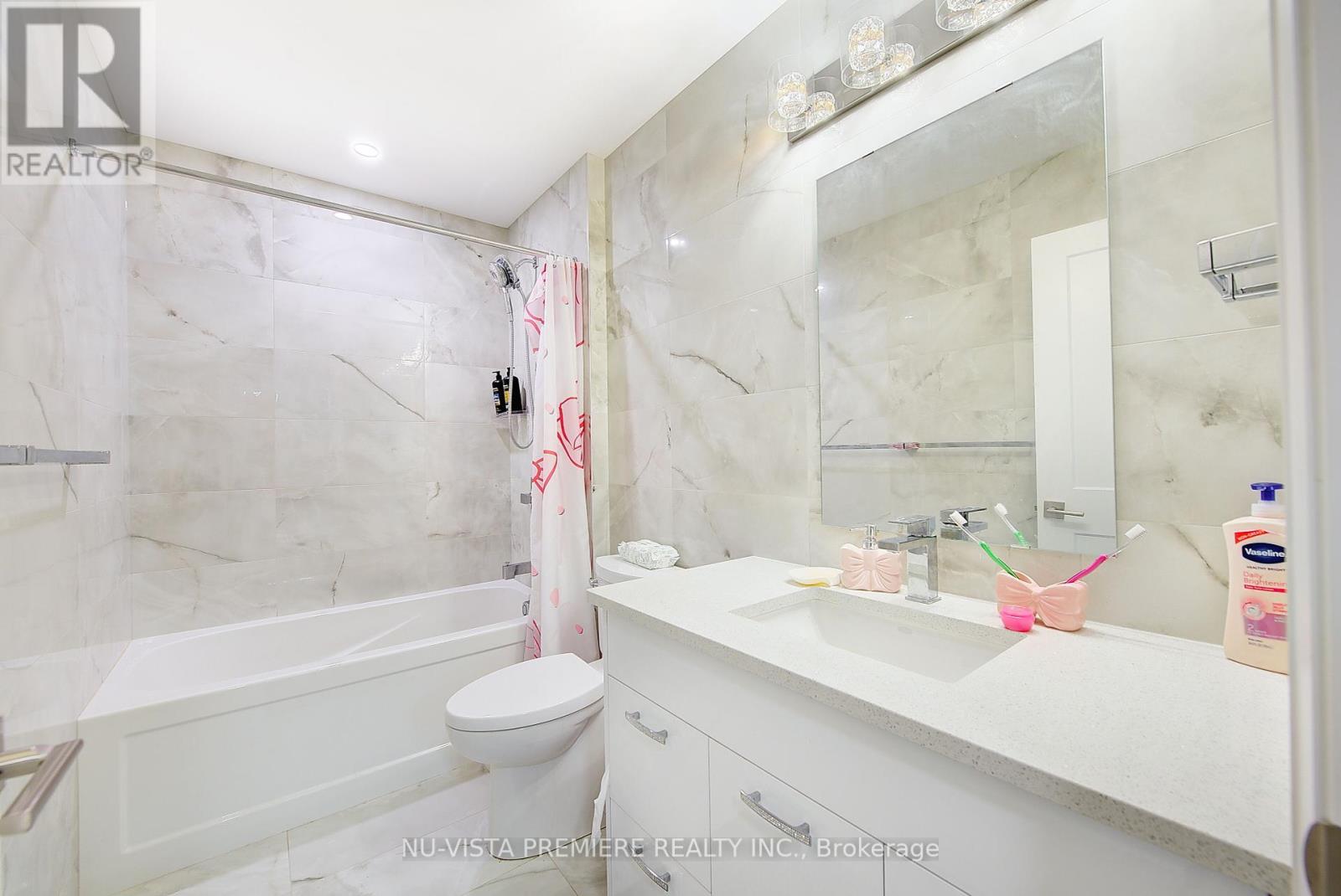 Single Family House for Sale in  MCLEOD STREET North Middlesex (Parkhill) 