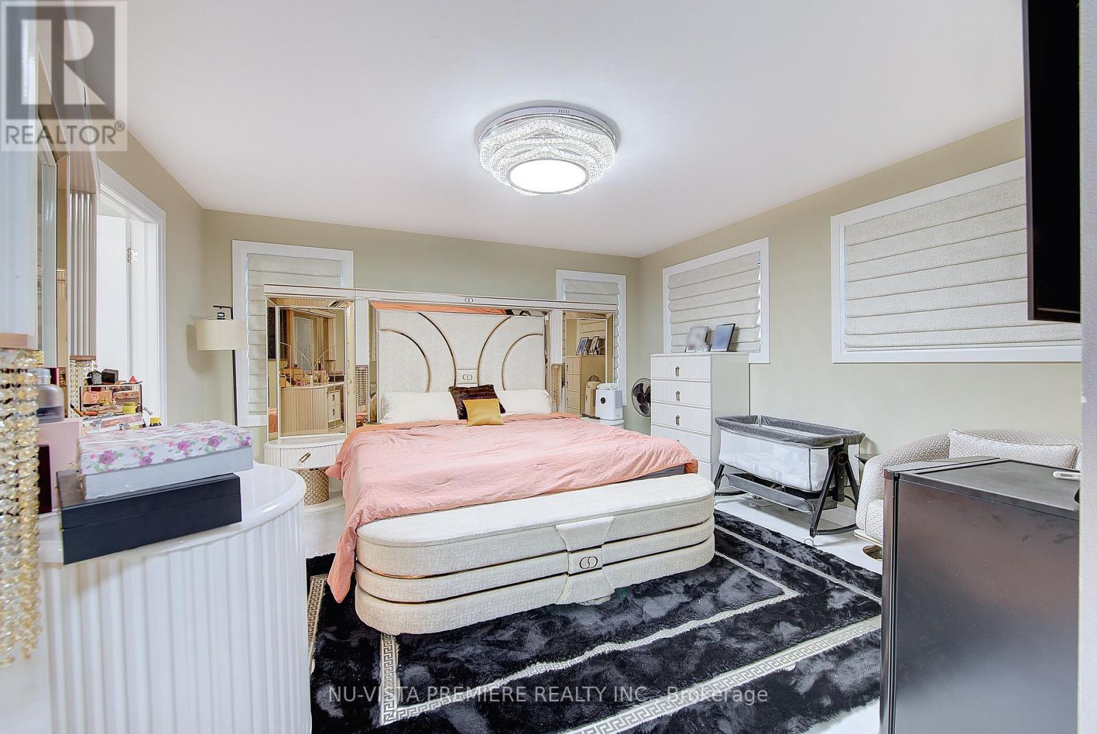 Single Family House for Sale in  MCLEOD STREET North Middlesex (Parkhill) 